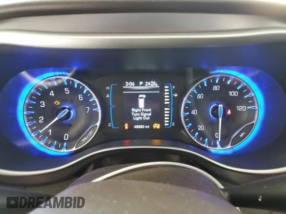 ✅ 2018 Chrysler Pacifica Touring Plus • VIN: 2C4RC1FG7JR128770 • Lot: 87197165. Wystawiony na Copart z przebiegiem 48 880 mil. Bezpłatny archiwum sprzedaży aukcyjnych z USA i szczegółowy raport historii pojazdu na DreamBid. Zdjęcie 9.