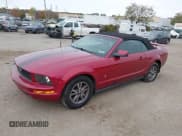 ✅ 2005 Ford Mustang Deluxe • VIN: 1ZVHT84N955258152 • Lot: 43549259. Wystawiony na IAAI z przebiegiem 95 488 mil. Bezpłatny archiwum sprzedaży aukcyjnych z USA i szczegółowy raport historii pojazdu na DreamBid. Zdjęcie 2.
