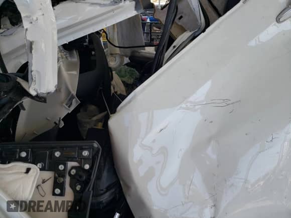 2020 Chevrolet Equinox Premier с VIN 3GNAXNEVXLS673318, выставлен на аукционе Copart как лот 66230105 с пробегом Не указан миль и На запчасти • Non repairable. История ставок и продаж доступна на DreamBid. Изображение 7.