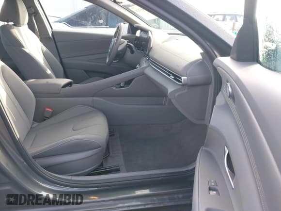 ✅ 2025 Hyundai Elantra SEL Convenience • VIN: KMHLS4DG0SU043993 • Лот: 43657828. Опубликован ранее на IAAI с пробегом 8 418 миль. Бесплатный доступ к архиву аукционных продаж из США и подробный отчёт об истории автомобиля на DreamBid. Изображение 5.