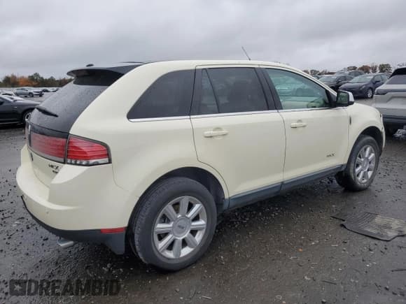 ✅ 2008 Lincoln MKX • VIN: 2LMDU88CX8BJ40358 • Lot: 90411765. Listed on Copart with 108,145 mi. Free auction sales archive from the USA and detailed vehicle history report at DreamBid. Image 3.