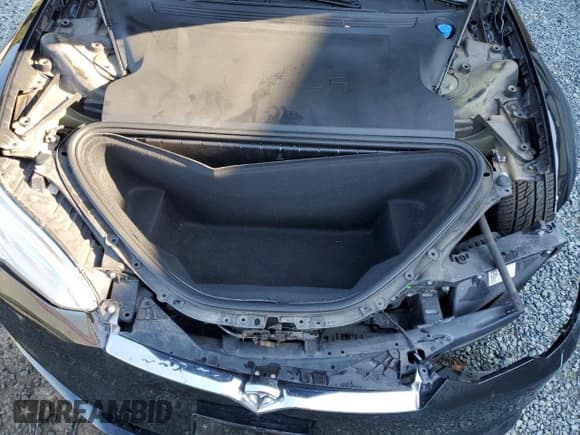 ✅ 2019 Tesla Model S 75D • VIN: 5YJSA1E29KF332495 • Lot: 71416525. Listed on Copart with 142,644 mi. Free auction sales archive from the USA and detailed vehicle history report at DreamBid. Image 11.