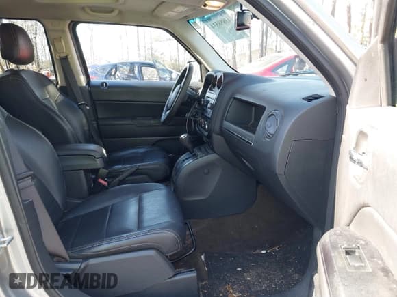 ✅ 2016 Jeep Patriot High Altitude • VIN: 1C4NJRFB2GD672998 • Lot: 43888534. Listed on IAAI with 137,383 mi. Free auction sales archive from the USA and detailed vehicle history report at DreamBid. Image 5.