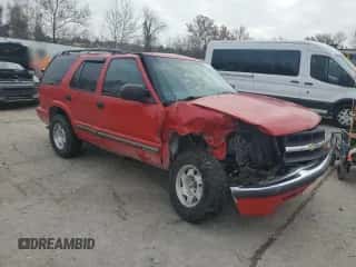 2000 Chevrolet Blazer LS with VIN 1GNDT13W1Y2343101, listed as a Copart auction lot 79671824 with 183,382 mi miles and Salvage title. Bid and sale history available at DreamBid. Image 4.