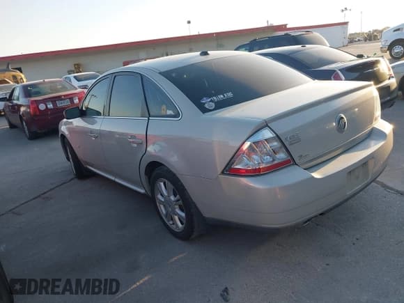 ✅ 2008 Mercury Sable Premier • VIN: 1MEHM42W48G614650 • Lot: 43722127. Wystawiony na IAAI z przebiegiem 101 905 mil. Bezpłatny archiwum sprzedaży aukcyjnych z USA i szczegółowy raport historii pojazdu na DreamBid. Zdjęcie 3.