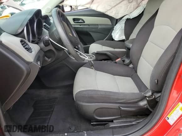 2014 Chevrolet Cruze LS z VIN 1G1PA5SH2E7252500, wystawiony jako Copart lot #82779395 z przebiegiem 192 497 mil mil oraz Szkoda całkowita • Salvage title. Historia ofert i sprzedaży dostępna na DreamBid. Obrazek 7.