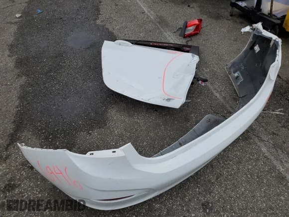 ✅ 2019 Chevrolet Cruze LS • VIN: 1G1BC5SM3K7153312 • Lot: 72824472. Listed on Copart with 50,368 mi. Free auction sales archive from the USA and detailed vehicle history report at DreamBid. Image 12.