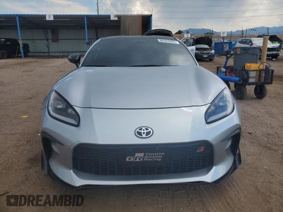 ✅ 2024 Toyota 86 Premium • VIN: JF1ZNBE10R9760496 • Lot: 66363925. Wystawiony na Copart z przebiegiem 13 044 mil. Bezpłatny archiwum sprzedaży aukcyjnych z USA i szczegółowy raport historii pojazdu na DreamBid. Zdjęcie 5.