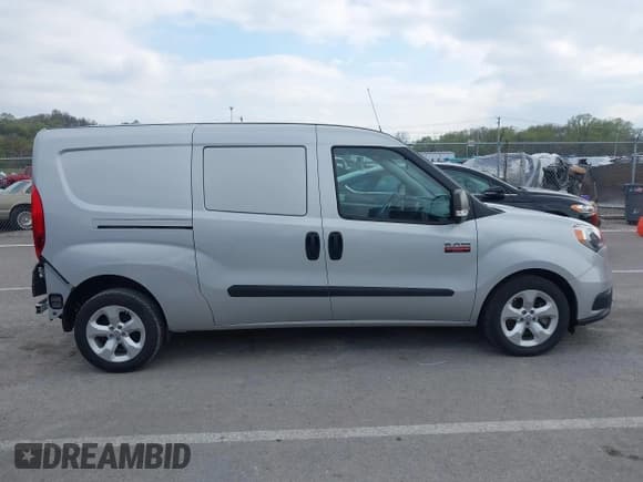 ✅ 2022 Ram ProMaster City Cargo Tradesman • VIN: ZFBHRFAB8N6X75407 • Lot: 42011880. Wystawiony na IAAI z przebiegiem 18 509 mil. Bezpłatny archiwum sprzedaży aukcyjnych z USA i szczegółowy raport historii pojazdu na DreamBid. Zdjęcie 14.