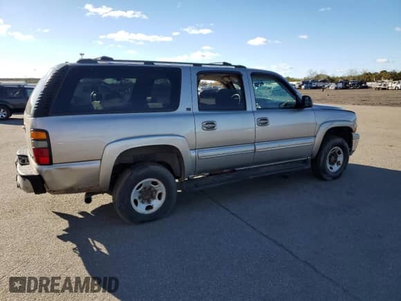 2001 Chevrolet Suburban LT with VIN 3GNGK26U01G139385, listed as a Copart auction lot 65111345 with 122,996 mi miles and Non repairable. Bid and sale history available at DreamBid. Image 3.