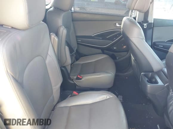 ✅ 2017 Hyundai Santa Fe Limited Ultimate • VIN: KM8SR4HF5HU169199 • Лот: 42554076. Опубликован ранее на IAAI с пробегом 132 773 миль. Бесплатный доступ к архиву аукционных продаж из США и подробный отчёт об истории автомобиля на DreamBid. Изображение 8.