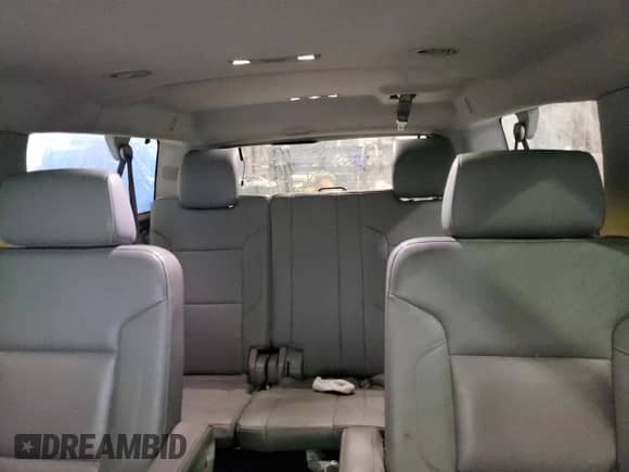 2016 Chevrolet Suburban LT z VIN 1GNSCHKC8GR483322, wystawiony jako Copart lot #70369774 z przebiegiem 130 934 mil mil oraz Szkoda całkowita • Salvage title. Historia ofert i sprzedaży dostępna na DreamBid. Obrazek 10.