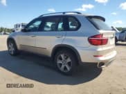✅ 2013 BMW X5 xDrive35i • VIN: 5UXZV4C56D0G52765 • Lot: 85372275. Wystawiony na Copart z przebiegiem 225 216 mil. Bezpłatny archiwum sprzedaży aukcyjnych z USA i szczegółowy raport historii pojazdu na DreamBid. Zdjęcie 2.