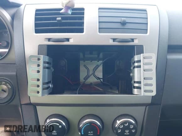 2010 Dodge Avenger SXT with VIN 1B3CC4FB2AN101552, listed as a IAAI auction lot 43498881 with 214,721 mi miles and . Bid and sale history available at DreamBid. Image 13.