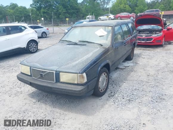 ✅ 1994 Volvo 940 • VIN: YV1JW8311R1113401 • Lot: 42190306. Wystawiony na IAAI z przebiegiem 253 298 mil. Bezpłatny archiwum sprzedaży aukcyjnych z USA i szczegółowy raport historii pojazdu na DreamBid. Zdjęcie 2.