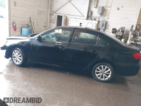 ✅ 2011 Volkswagen Jetta SE • VIN: 3VWDZ7AJ2BM034784 • Lot: 42191887. Listed on IAAI with 115,619 mi. Free auction sales archive from the USA and detailed vehicle history report at DreamBid. Image 14.