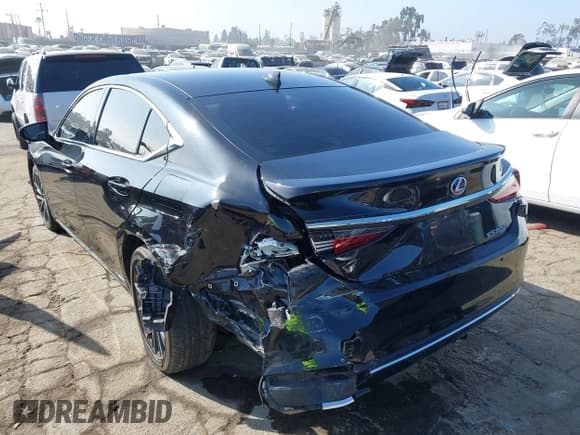 ✅ 2022 Lexus ES 300h • VIN: 58ADA1C11NU026524 • Lot: 43596498. Wystawiony na IAAI z przebiegiem 31 327 mil. Bezpłatny archiwum sprzedaży aukcyjnych z USA i szczegółowy raport historii pojazdu na DreamBid. Zdjęcie 3.