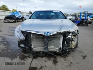 ✅ 2015 Hyundai Sonata • VIN: KMHEC4A46FA123824 • Лот: 85742335. Опубликован ранее на Copart с пробегом 134 537 миль. Бесплатный доступ к архиву аукционных продаж из США и подробный отчёт об истории автомобиля на DreamBid. Изображение 5.