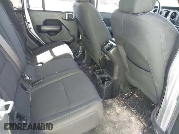 ✅ 2020 Jeep Gladiator Sport S • VIN: 1C6HJTAG7LL128940 • Lot: 42108154. Wystawiony na IAAI z przebiegiem 90 596 mil. Bezpłatny archiwum sprzedaży aukcyjnych z USA i szczegółowy raport historii pojazdu na DreamBid. Zdjęcie 8.