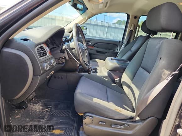 ✅ 2011 Chevrolet Suburban LS • VIN: 1GNSKHE37BR244285 • Lot: 84466945. Listed on Copart with 161,342 mi. Free auction sales archive from the USA and detailed vehicle history report at DreamBid. Image 7.