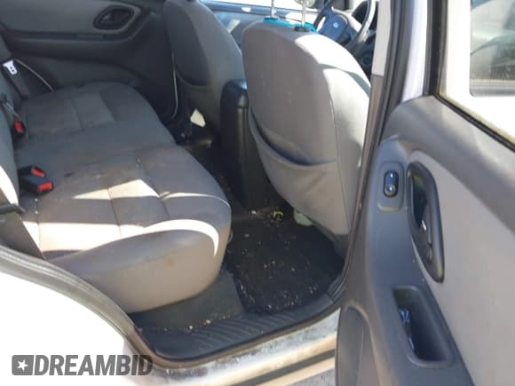 ✅ 2005 Ford Escape XLT • VIN: 1FMCU93195KE32796 • Лот: 42386457. Опубликован ранее на IAAI с пробегом 207 448 миль. Бесплатный доступ к архиву аукционных продаж из США и подробный отчёт об истории автомобиля на DreamBid. Изображение 8.