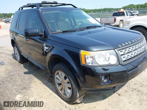 ✅ 2011 Land Rover LR2 HSE • VIN: SALFR2BN2BH272907 • Lot: 42408215. Listed on IAAI with 134,759 mi. Free auction sales archive from the USA and detailed vehicle history report at DreamBid. Image 1.
