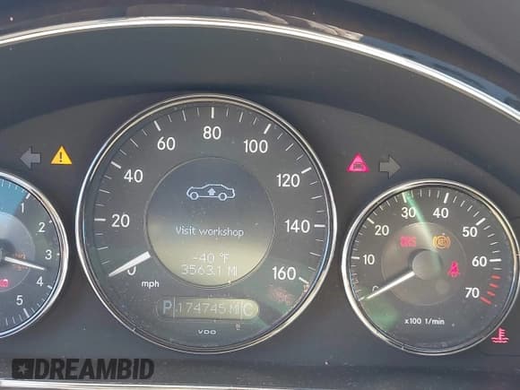 ✅ 2006 Mercedes-Benz CLS 500 • VIN: WDDDJ75X76A075204 • Лот: 43918252. Опубликован ранее на IAAI с пробегом 174 745 миль. Бесплатный доступ к архиву аукционных продаж из США и подробный отчёт об истории автомобиля на DreamBid. Изображение 7.