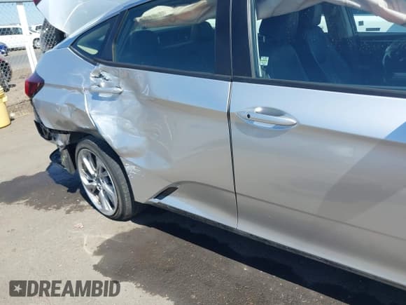 ✅ 2020 Honda Clarity • VIN: JHMZC5F17LC002213 • Lot: 42321140. Wystawiony na IAAI z przebiegiem 51 238 mil. Bezpłatny archiwum sprzedaży aukcyjnych z USA i szczegółowy raport historii pojazdu na DreamBid. Zdjęcie 6.