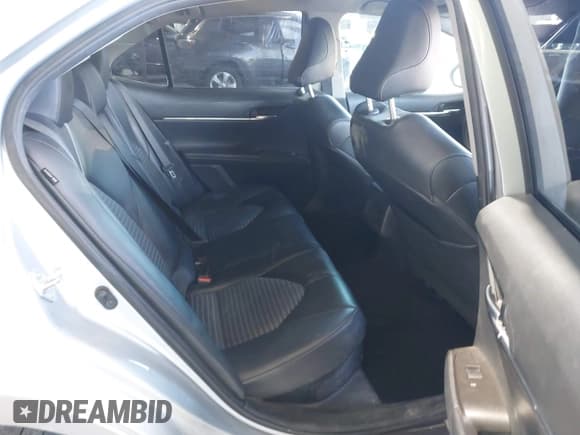 ✅ 2022 Toyota Camry Hybrid SE • VIN: 4T1G31AK4NU034417 • Lot: 42869840. Wystawiony na IAAI z przebiegiem 101 215 mil. Bezpłatny archiwum sprzedaży aukcyjnych z USA i szczegółowy raport historii pojazdu na DreamBid. Zdjęcie 8.