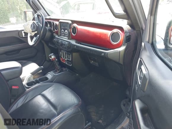 ✅ 2018 Jeep Wrangler Unlimited Rubicon • VIN: 1C4HJXFG6JW267087 • Лот: 42235058. Опубликован ранее на IAAI с пробегом 93 962 миль. Бесплатный доступ к архиву аукционных продаж из США и подробный отчёт об истории автомобиля на DreamBid. Изображение 5.