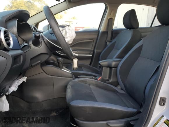 ✅ 2025 Nissan Versa SV • VIN: 3N1CN8EV1SL817990 • Lot: 91721325. Wystawiony na Copart z przebiegiem 30 556 mil. Bezpłatny archiwum sprzedaży aukcyjnych z USA i szczegółowy raport historii pojazdu na DreamBid. Zdjęcie 7.