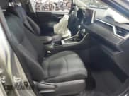 ✅ 2024 Toyota RAV4 Hybrid XLE • VIN: JTMRWRFV8RJ062167 • Лот: 43616976. Опубликован ранее на IAAI с пробегом 22 209 миль. Бесплатный доступ к архиву аукционных продаж из США и подробный отчёт об истории автомобиля на DreamBid. Изображение 5.