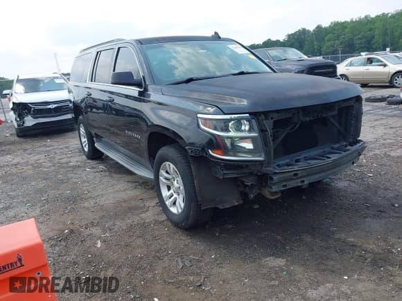 ✅ 2015 Chevrolet Suburban LT • VIN: 1GNSCJKC1FR591934 • Lot: 42403284. Wystawiony na IAAI z przebiegiem 299 882 mil. Bezpłatny archiwum sprzedaży aukcyjnych z USA i szczegółowy raport historii pojazdu na DreamBid. Zdjęcie 1.