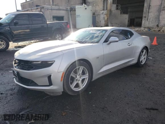 ✅ 2019 Chevrolet Camaro 2LT • VIN: 1G1FD1RX8K0113730 • Lot: 70375482. Wystawiony na Copart z przebiegiem 53 943 mil. Bezpłatny archiwum sprzedaży aukcyjnych z USA i szczegółowy raport historii pojazdu na DreamBid. Zdjęcie 1.
