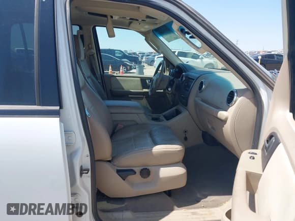 ✅ 2003 Ford Expedition Eddie Bauer • VIN: 1FMPU18L43LB05081 • Lot: 43135269. Listed on IAAI with 171,255 mi. Free auction sales archive from the USA and detailed vehicle history report at DreamBid. Image 5.
