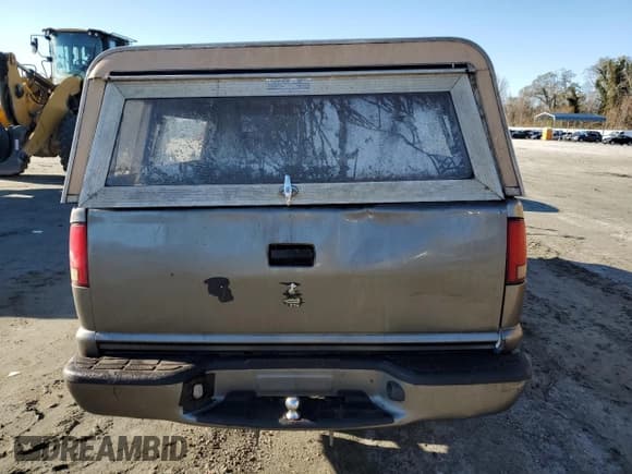 ✅ 1998 Chevrolet S-10 LS • VIN: 1GCCS1449WK105580 • Лот: 80820874. Опубликован ранее на Copart с пробегом Не указан. Бесплатный доступ к архиву аукционных продаж из США и подробный отчёт об истории автомобиля на DreamBid. Изображение 6.