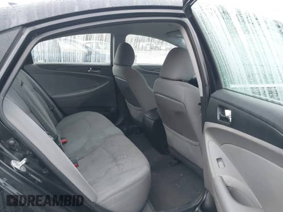 2013 Hyundai Sonata GLS z VIN 5NPEB4AC7DH677684, wystawiony jako IAAI lot #43444694 z przebiegiem 259 213 mil mil oraz . Historia ofert i sprzedaży dostępna na DreamBid. Obrazek 8.