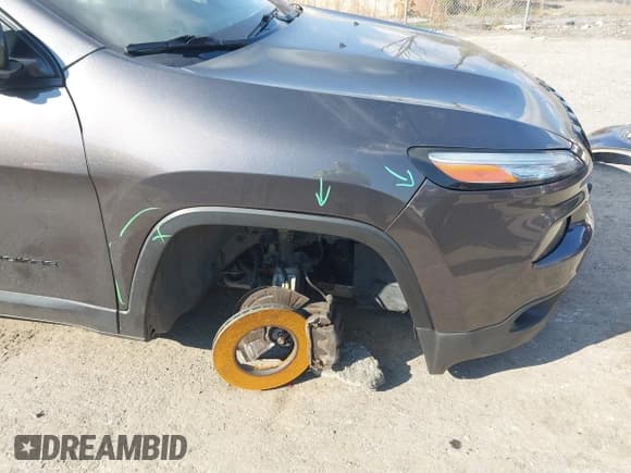 ✅ 2018 Jeep Cherokee Limited • VIN: 1C4PJMDX3JD585788 • Lot: 43607084. Listed on IAAI with 107,910 mi. Free auction sales archive from the USA and detailed vehicle history report at DreamBid. Image 6.