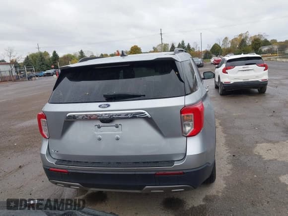 ✅ 2023 Ford Explorer XLT • VIN: 1FMSK7DH2PGA61164 • Lot: 43510987. Wystawiony na IAAI z przebiegiem 67 611 mil. Bezpłatny archiwum sprzedaży aukcyjnych z USA i szczegółowy raport historii pojazdu na DreamBid. Zdjęcie 16.