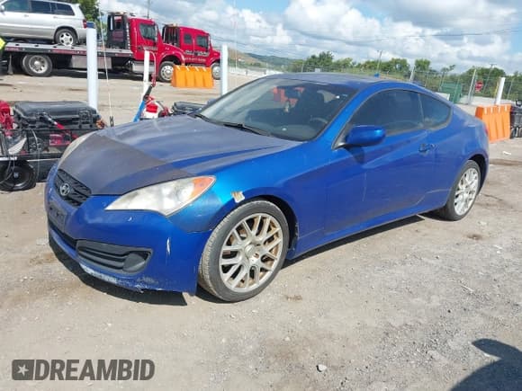 ✅ 2010 Hyundai Genesis Coupe • VIN: KMHHT6KD2AU024481 • Lot: 42982162. Listed on IAAI with 177,773 mi. Free auction sales archive from the USA and detailed vehicle history report at DreamBid. Image 2.