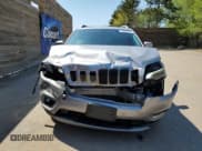 ✅ 2019 Jeep Cherokee Limited • VIN: 1C4PJMDX3KD133468 • Lot: 56223385. Listed on Copart with 108,215 mi. Free auction sales archive from the USA and detailed vehicle history report at DreamBid. Image 5.