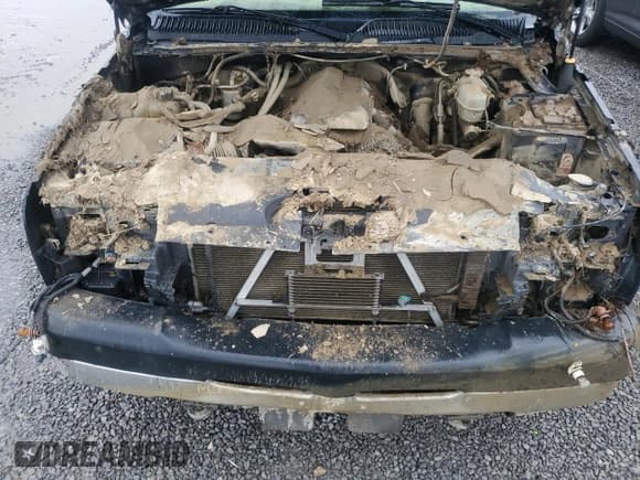 ✅ 2006 Chevrolet Silverado 2500HD Work Truck • VIN: 1GCHK29U26E121610 • Lot: 51782575. Wystawiony na Copart z przebiegiem Nie podano. Bezpłatny archiwum sprzedaży aukcyjnych z USA i szczegółowy raport historii pojazdu na DreamBid. Zdjęcie 11.