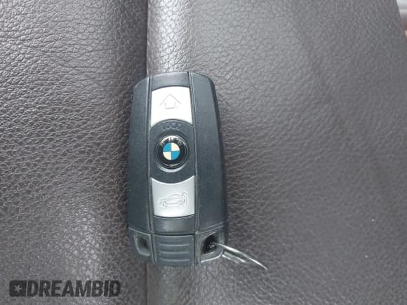 ✅ 2011 BMW X5 35i • VIN: 5UXZV4C50BL400650 • Лот: 43828396. Опубликован ранее на IAAI с пробегом 166 102 миль. Бесплатный доступ к архиву аукционных продаж из США и подробный отчёт об истории автомобиля на DreamBid. Изображение 11.