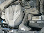 ✅ 2017 Hyundai Santa Fe SE • VIN: KM8SMDHF0HU172039 • Lot: 43480124. Wystawiony na IAAI z przebiegiem 161 921 mil. Bezpłatny archiwum sprzedaży aukcyjnych z USA i szczegółowy raport historii pojazdu na DreamBid. Zdjęcie 12.