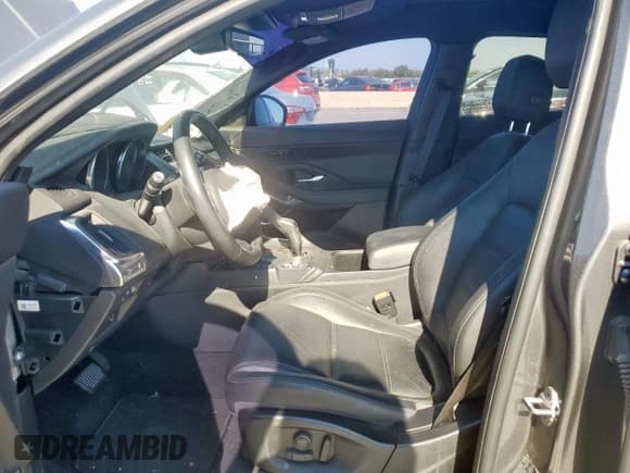 ✅ 2020 Jaguar E-Pace SE • VIN: SADFP2FX1L1014322 • Lot: 86340975. Wystawiony na Copart z przebiegiem 11 697 mil. Bezpłatny archiwum sprzedaży aukcyjnych z USA i szczegółowy raport historii pojazdu na DreamBid. Zdjęcie 7.