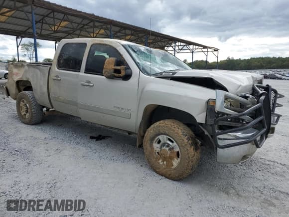 ✅ 2008 Chevrolet Silverado 2500HD Work Truck • VIN: 1GCHK23K88F210702 • Lot: 71915414. Wystawiony na Copart z przebiegiem Nie podano. Bezpłatny archiwum sprzedaży aukcyjnych z USA i szczegółowy raport historii pojazdu na DreamBid. Zdjęcie 4.