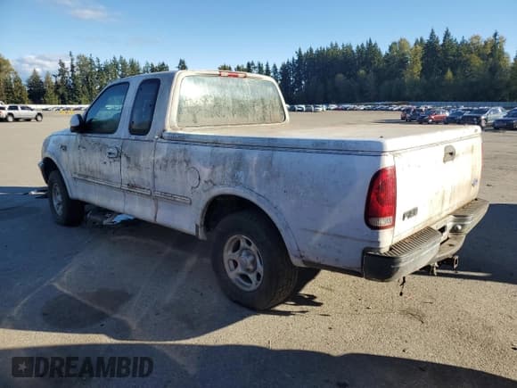✅ 1997 Ford F-150 XL • VIN: 1FTDX18WXVKC11861 • Лот: 85731545. Опубликован ранее на Copart с пробегом 226 921 миль. Бесплатный доступ к архиву аукционных продаж из США и подробный отчёт об истории автомобиля на DreamBid. Изображение 2.
