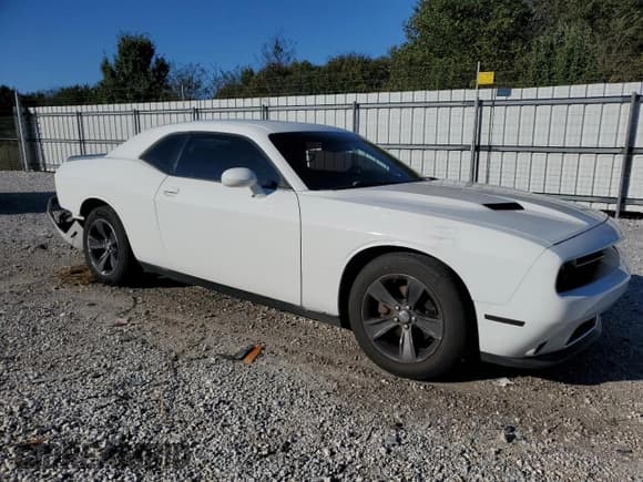✅ 2018 Dodge Challenger SXT • VIN: 2C3CDZAG7JH321715 • Лот: 85930925. Опубликован ранее на Copart с пробегом 152 010 миль. Бесплатный доступ к архиву аукционных продаж из США и подробный отчёт об истории автомобиля на DreamBid. Изображение 4.
