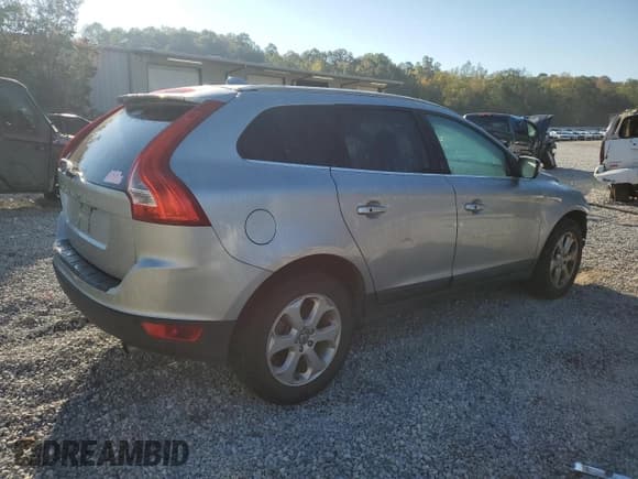 ✅ 2013 Volvo XC60 3.2L • VIN: YV4952DL4D2402684 • Lot: 85923335. Listed on Copart with 251,670 mi. Free auction sales archive from the USA and detailed vehicle history report at DreamBid. Image 3.