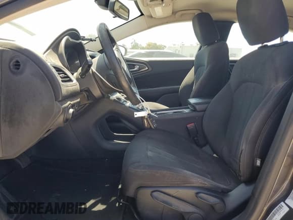 ✅ 2015 Chrysler 200 Limited • VIN: 1C3CCCAB0FN679743 • Lot: 57711945. Listed on Copart with 207,804 mi. Free auction sales archive from the USA and detailed vehicle history report at DreamBid. Image 7.